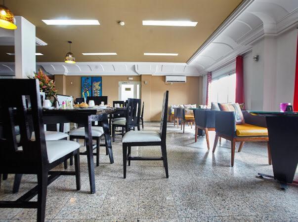 Futuris Hotel Douala Luaran gambar