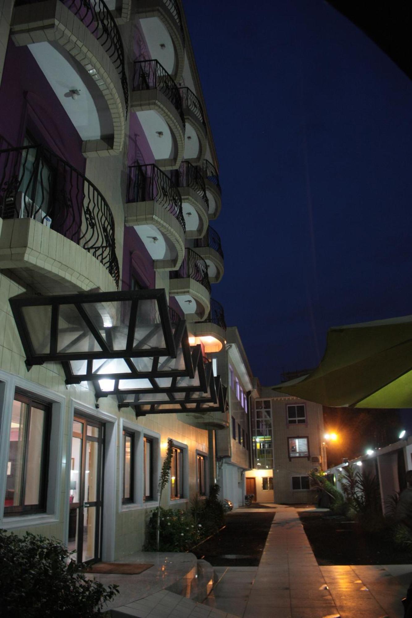 Futuris Hotel Douala Luaran gambar