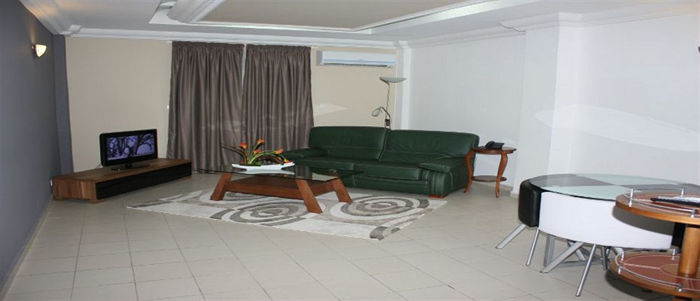 Futuris Hotel Douala Luaran gambar